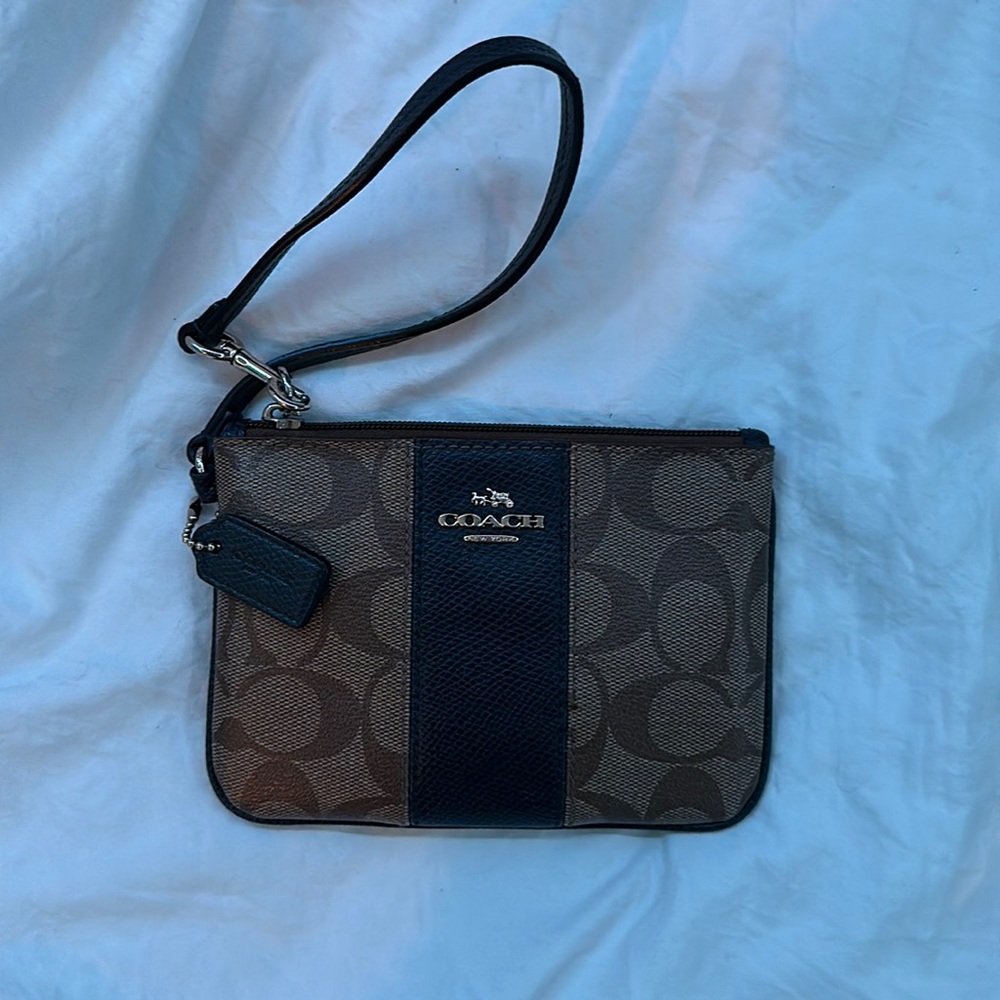 coach wristlet wallet !